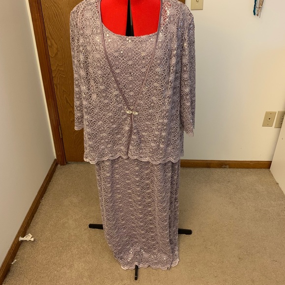 R & M Richards Dresses & Skirts - Mother of the bride dress, worn once